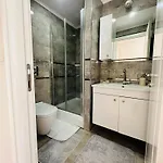 Detached In A Seafront Boutique Complex In Vila *